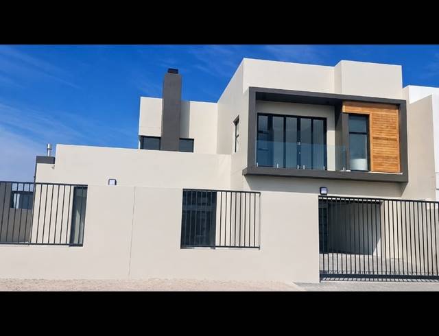4 BEDROOM FREESTANDING FOR SALE IN SANDOWN